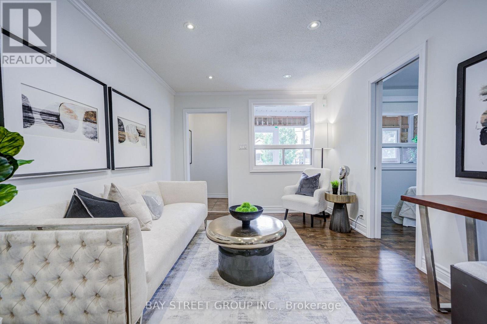 7 EMMOTT AVENUE - 15