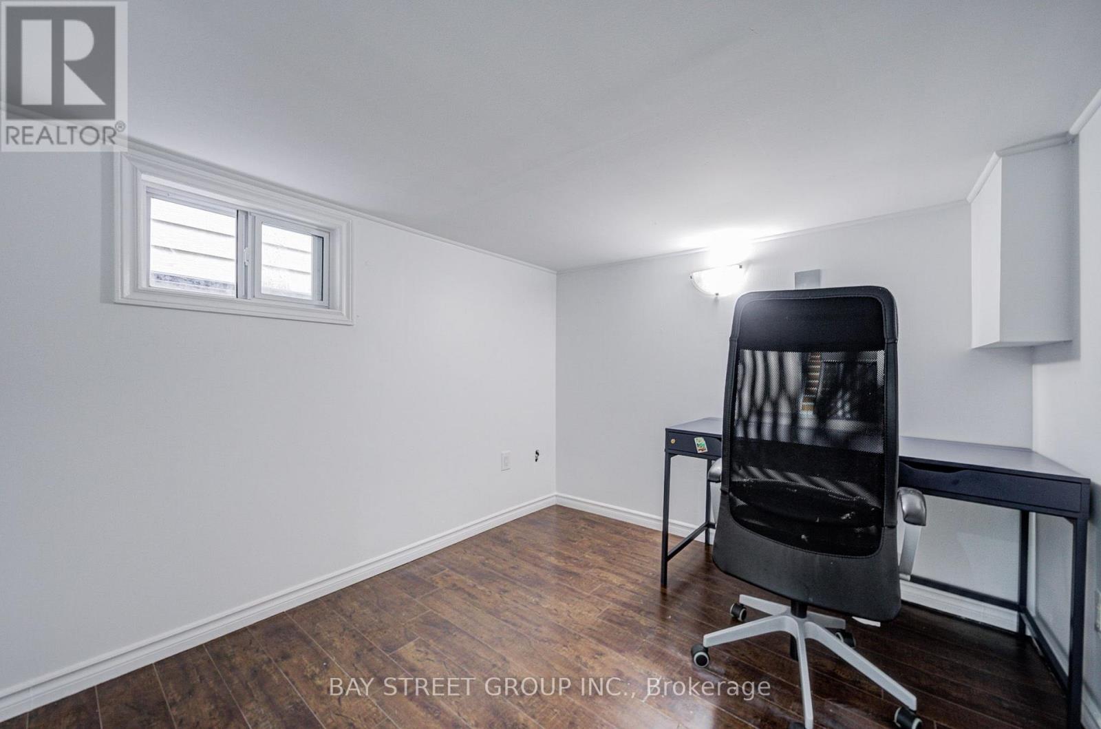 7 EMMOTT AVENUE - 39