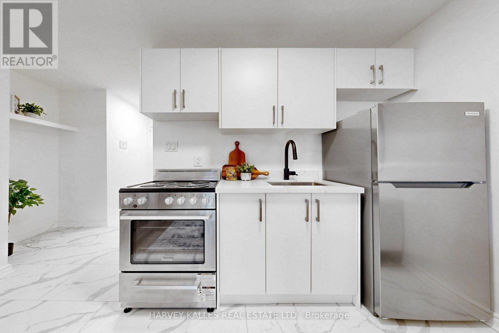 #315 123 WOODBINE AVENUE - 7