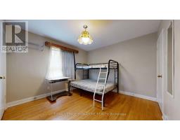 Living room - 256 Ferris Road, Toronto, ON M4B1H6 Photo 9