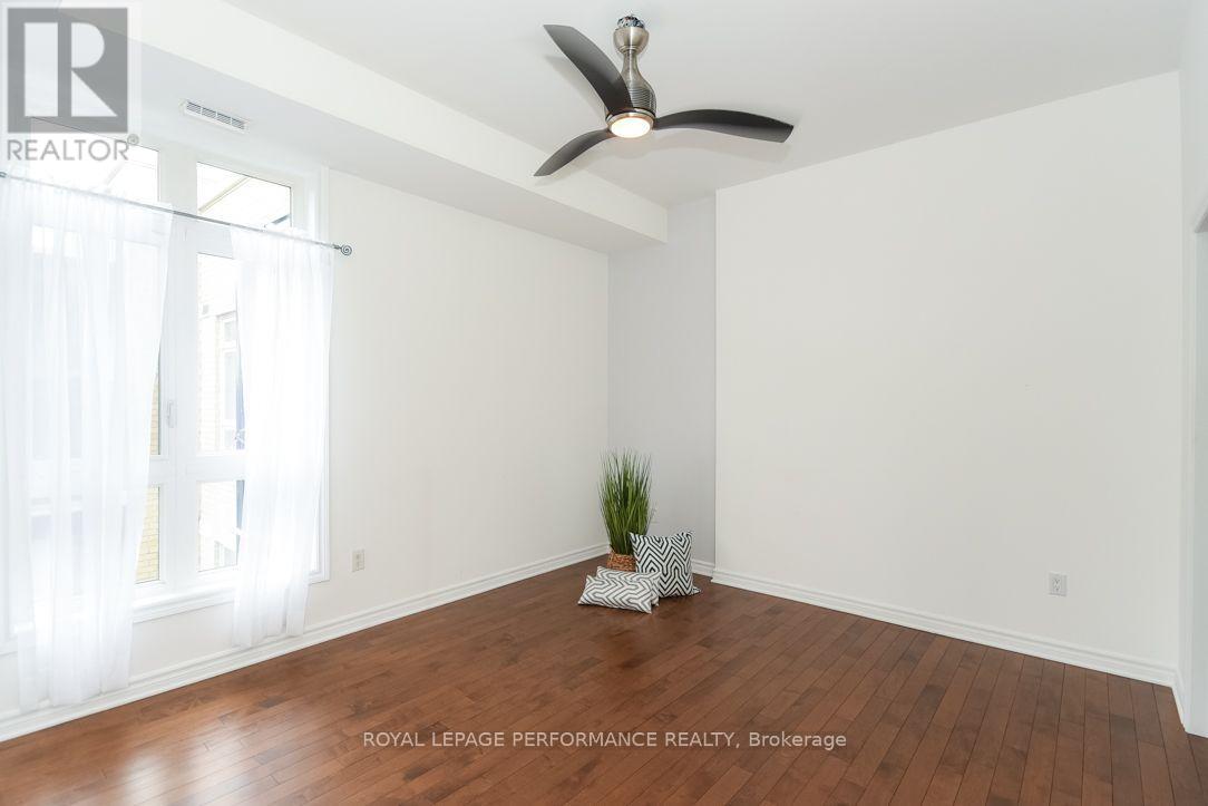 518 - 429 Kent Street