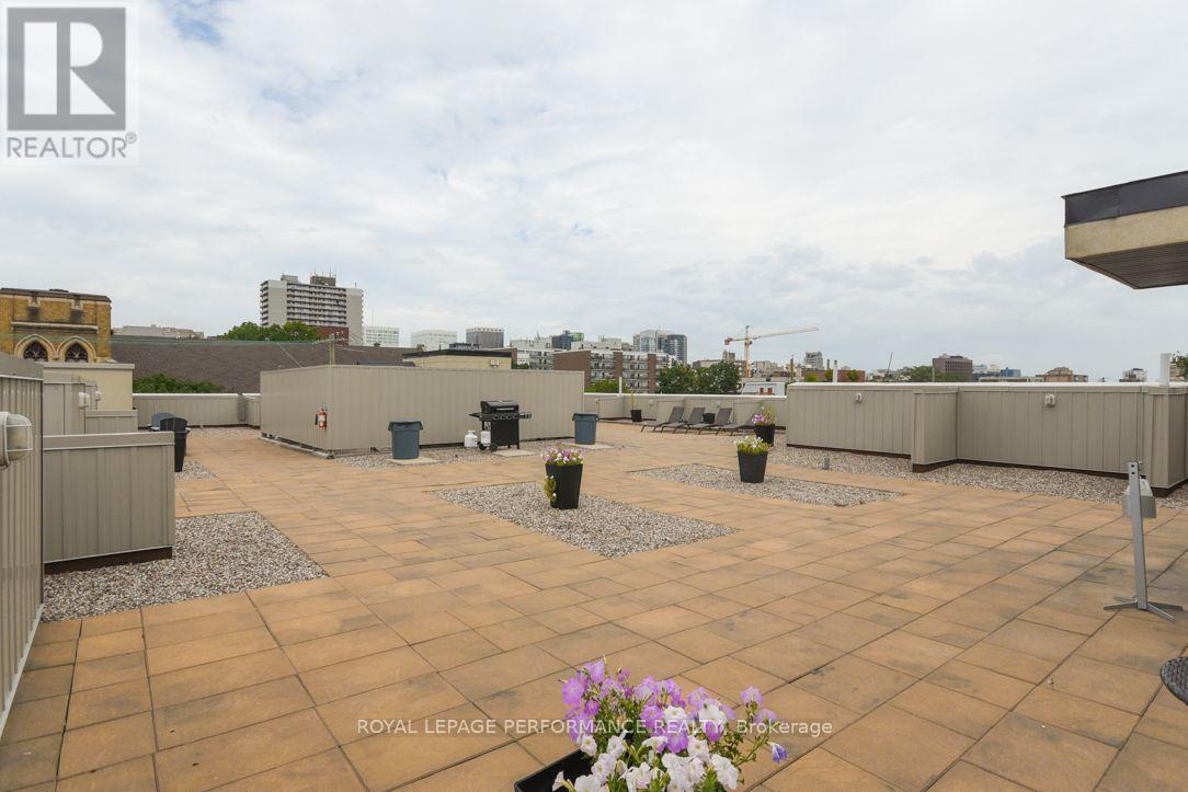 518 - 429 Kent Street