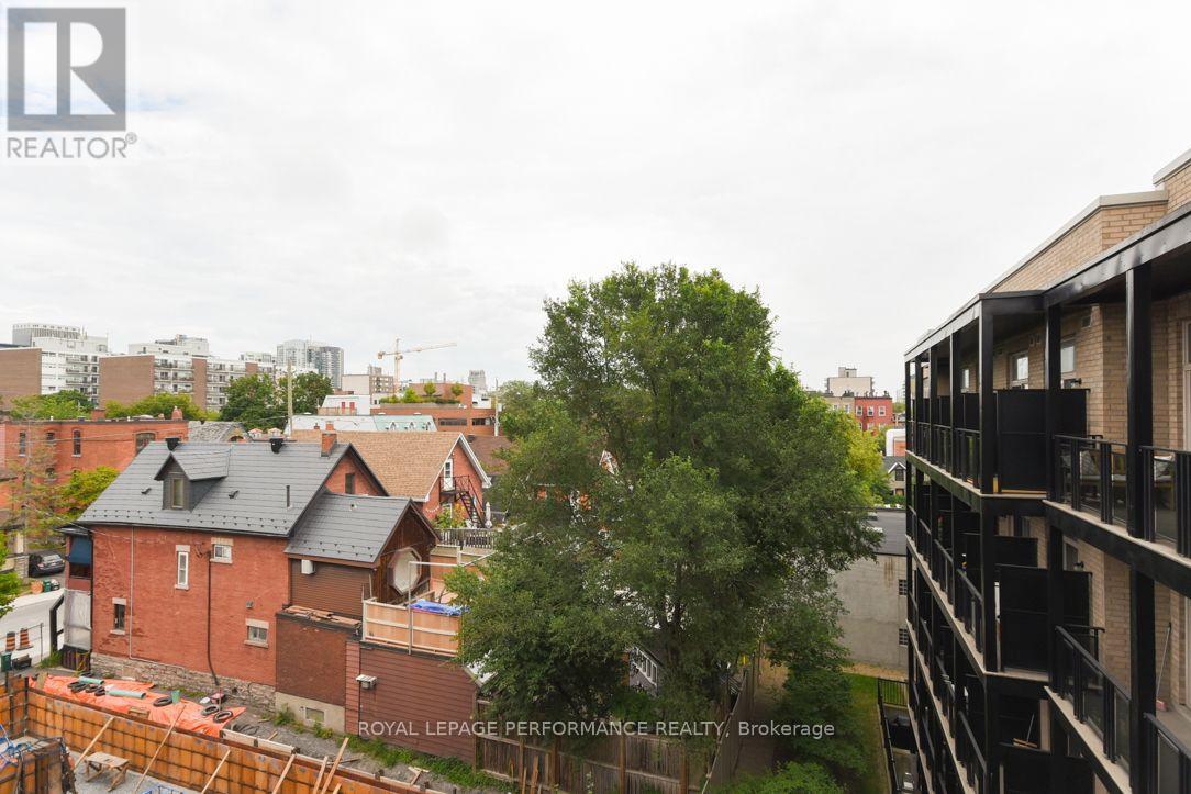 518 - 429 Kent Street