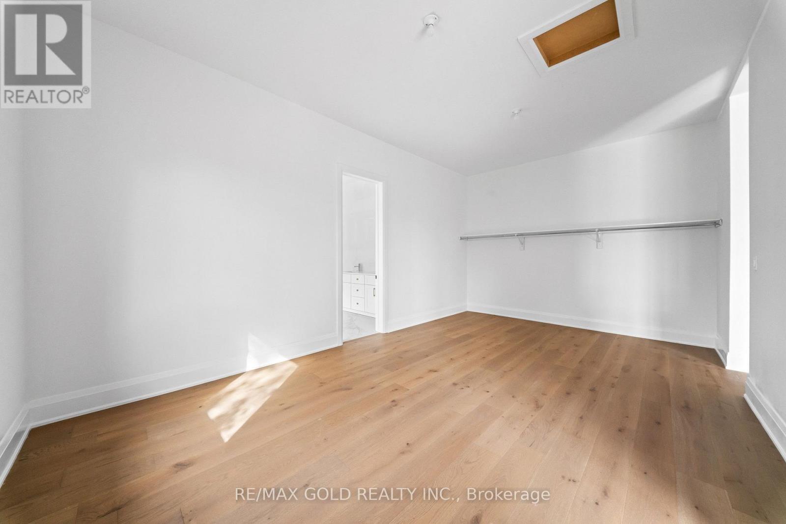 15 MCKENZIE STREET - 21