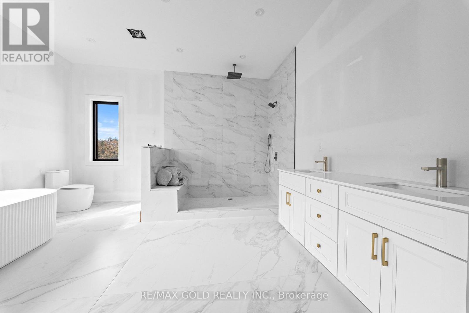15 MCKENZIE STREET - 22