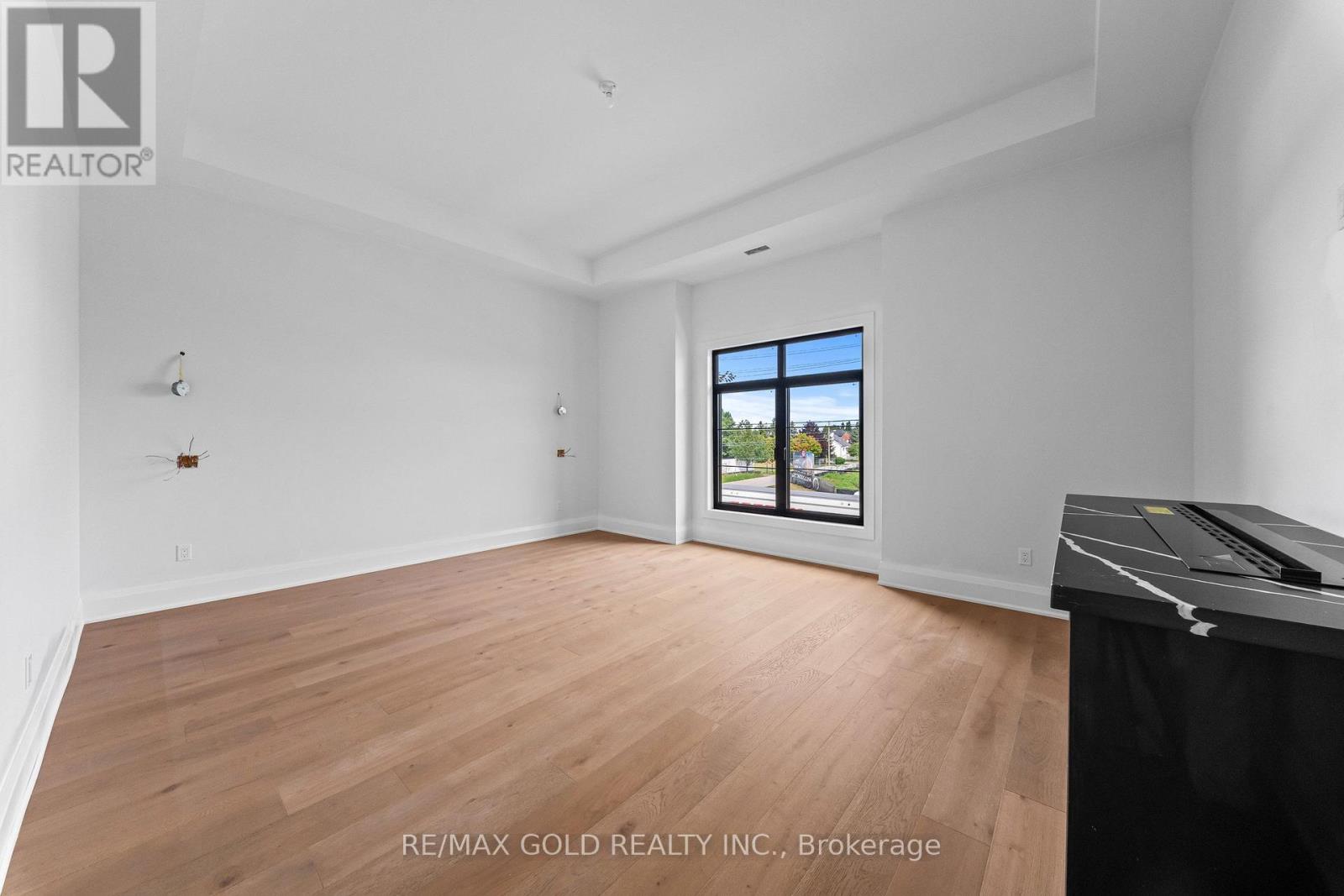 15 MCKENZIE STREET - 23