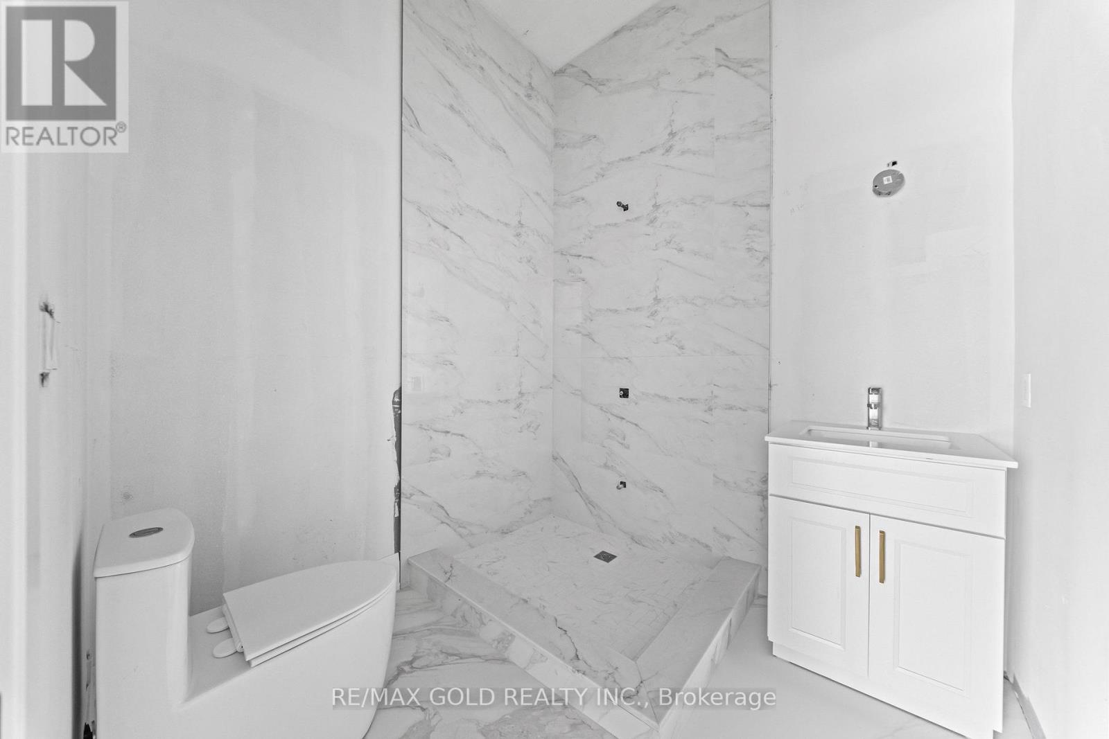 15 MCKENZIE STREET - 8