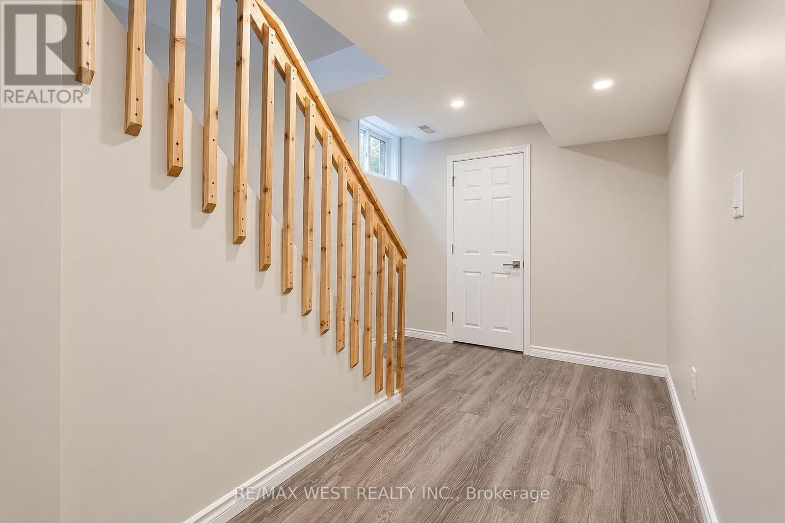Bsmt-70 Breeze Drive, Bradford West Gwillimbury photo 2