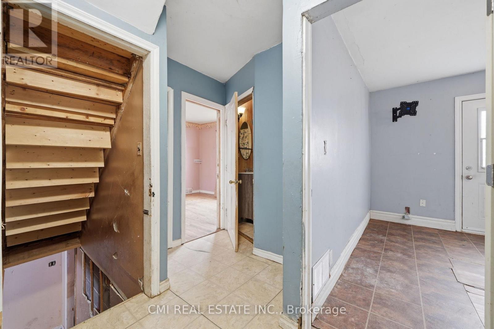 345 LINWOOD Avenue, Orillia, Ontario, L3V2W8, Orillia, Ontario — photo 5 of 5