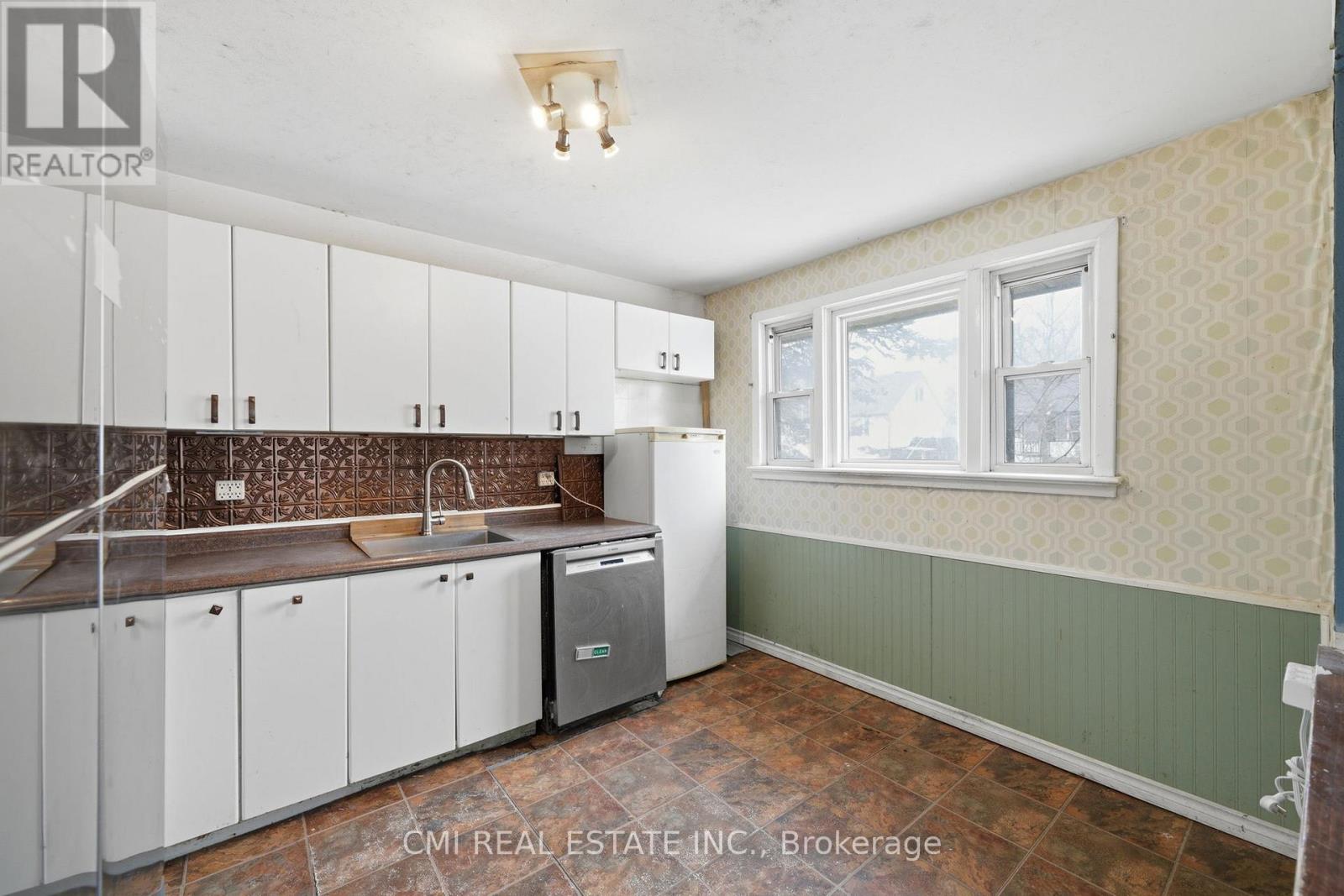 345 LINWOOD AVENUE - 8