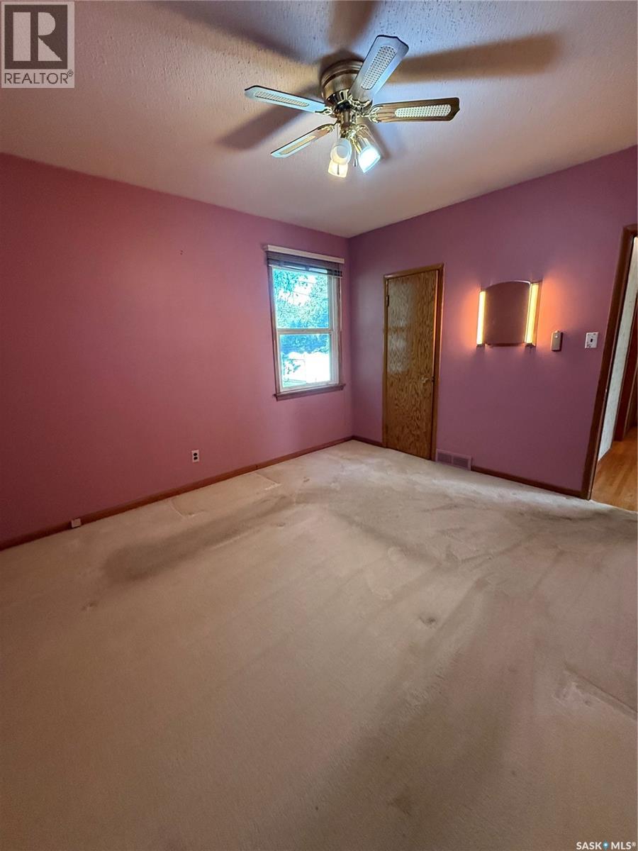 1204 EWART AVENUE - 20