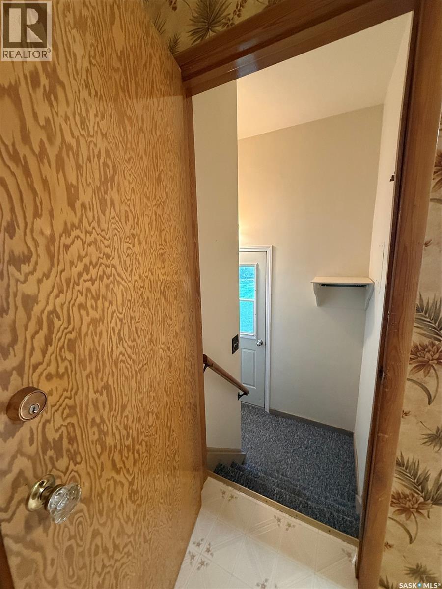 1204 EWART AVENUE - 23