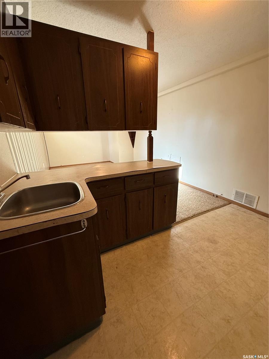 1204 EWART AVENUE - 28