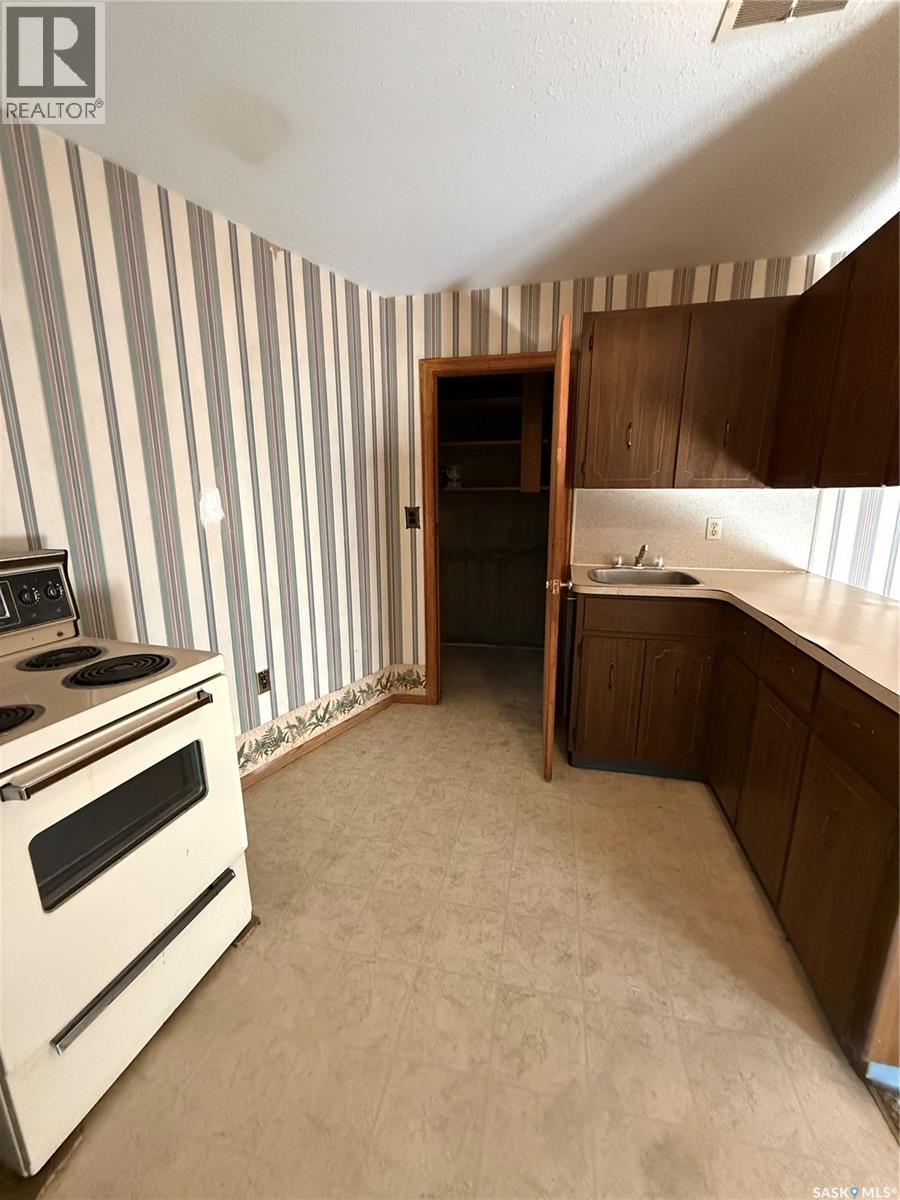 1204 EWART AVENUE - 29