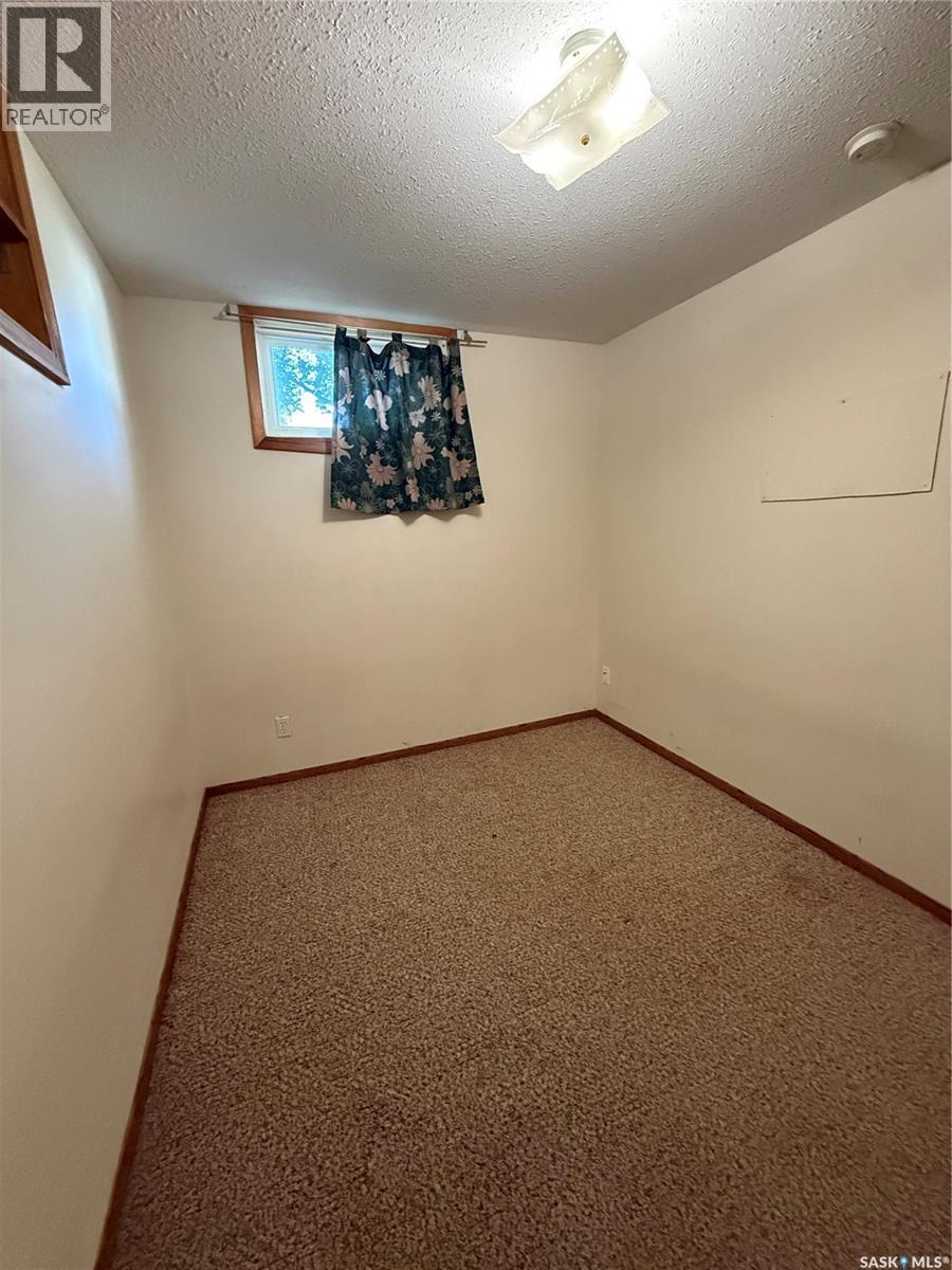 1204 EWART AVENUE - 31