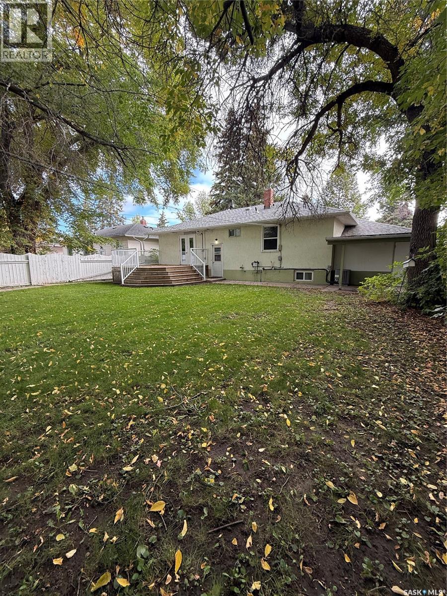 1204 EWART AVENUE - 36