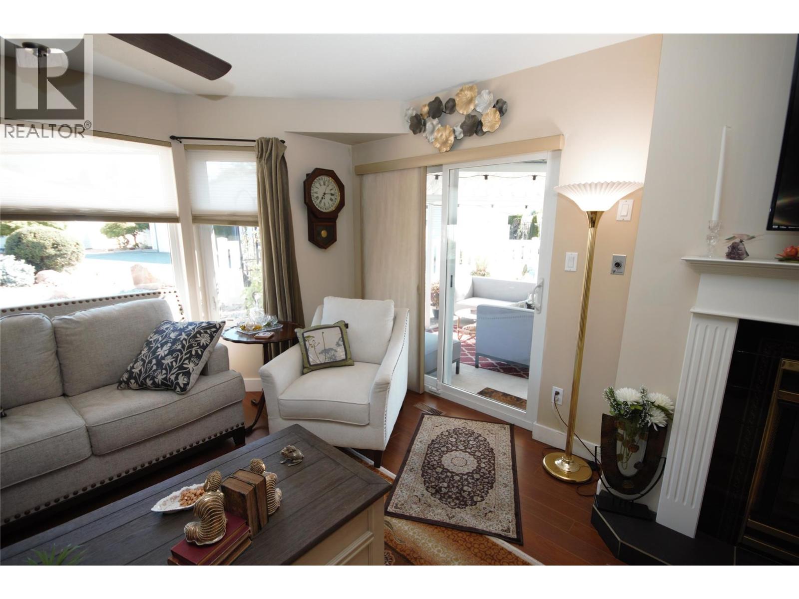 6446 MEADOWS Drive Unit# 14, Oliver