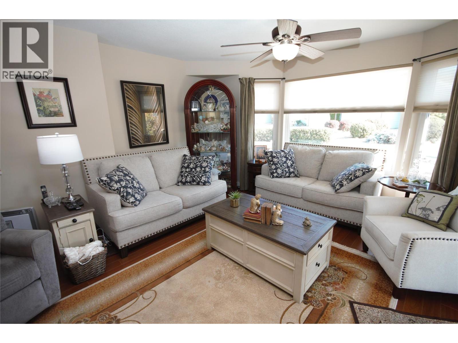 6446 MEADOWS Drive Unit# 14, Oliver