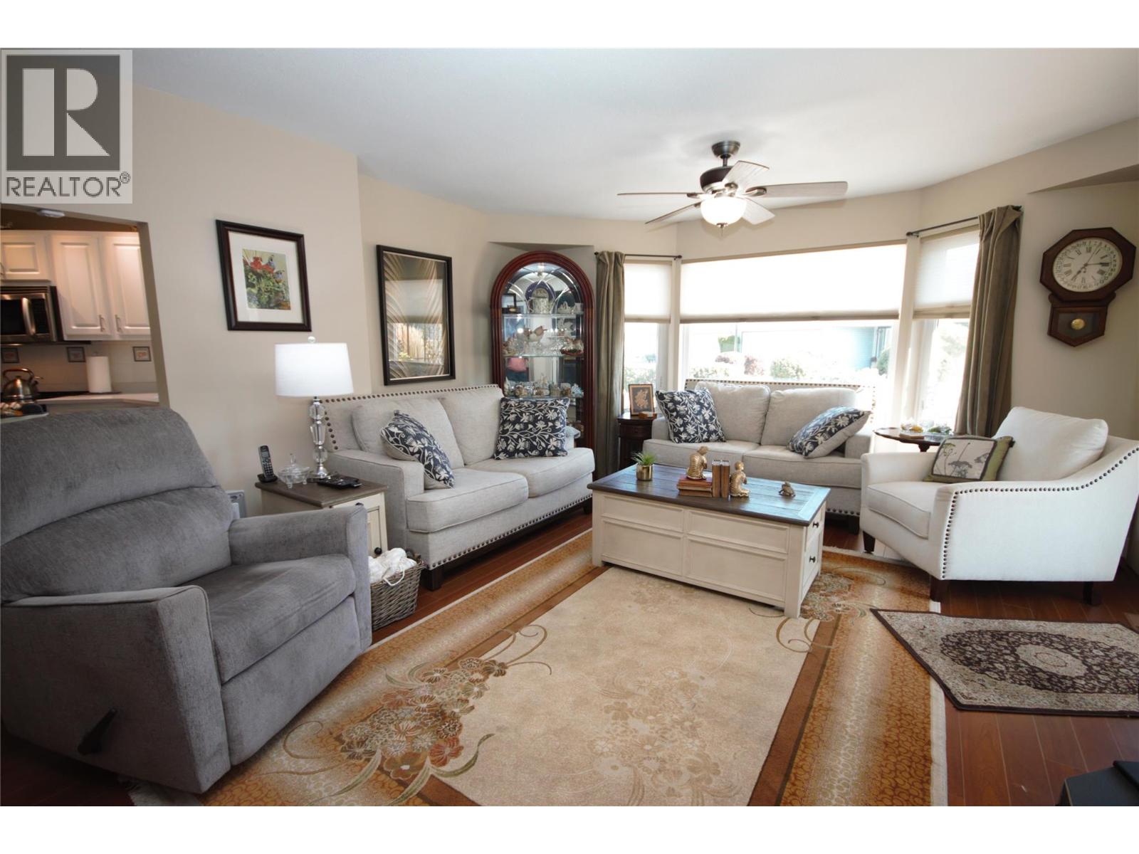 6446 MEADOWS Drive Unit# 14, Oliver