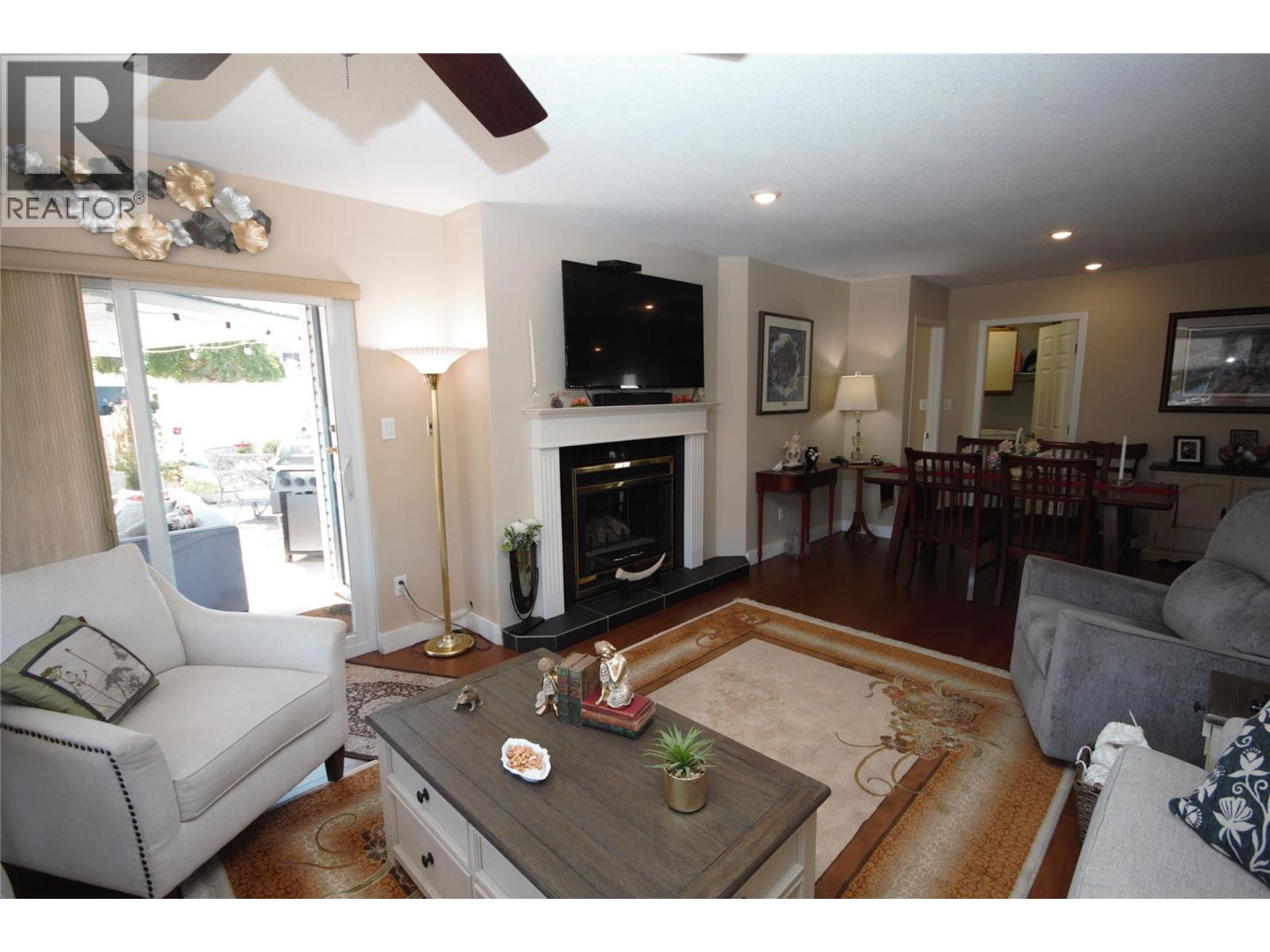 6446 MEADOWS Drive Unit# 14, Oliver