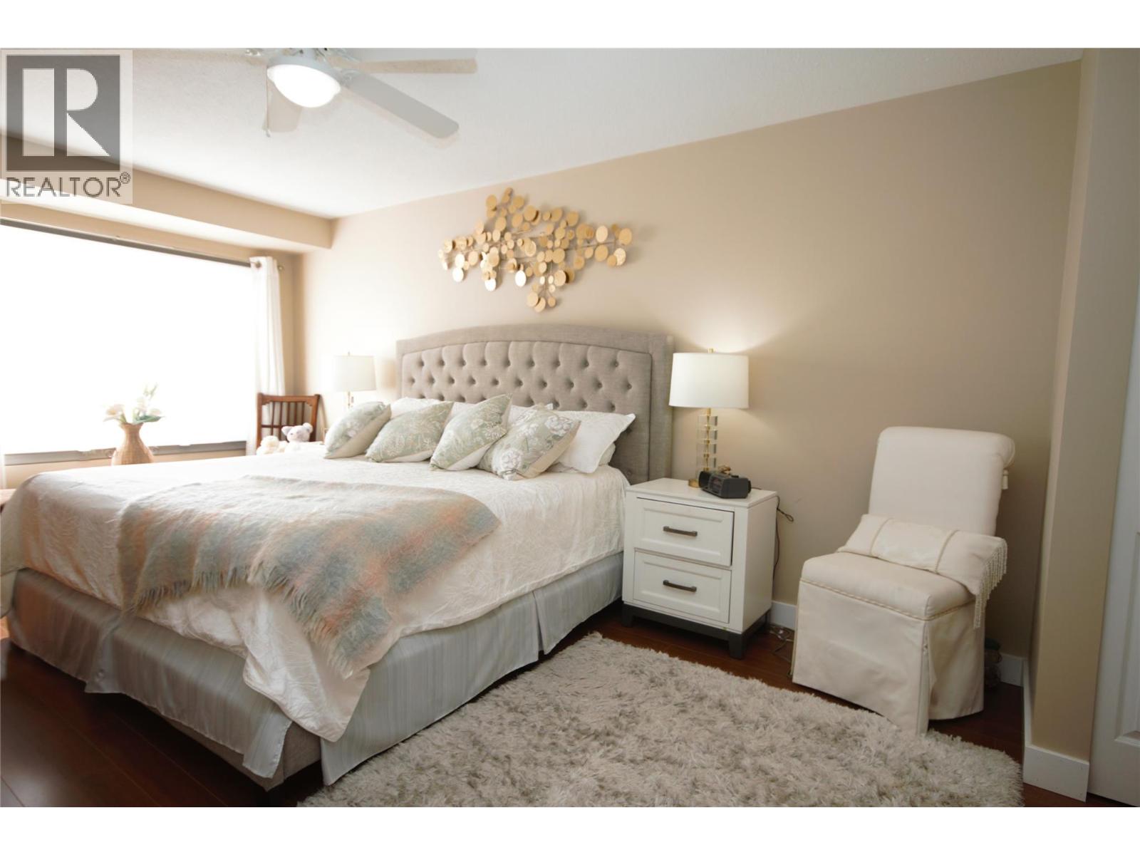 6446 MEADOWS Drive Unit# 14, Oliver