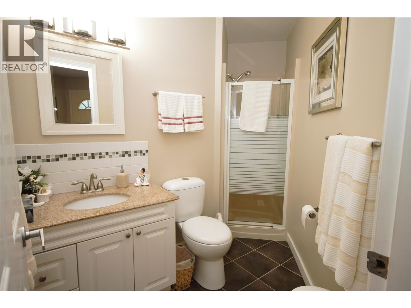 6446 MEADOWS Drive Unit# 14, Oliver