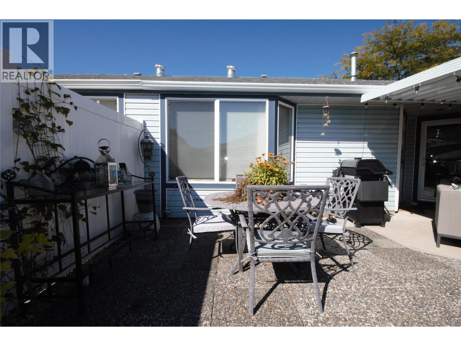 6446 MEADOWS Drive Unit# 14, Oliver