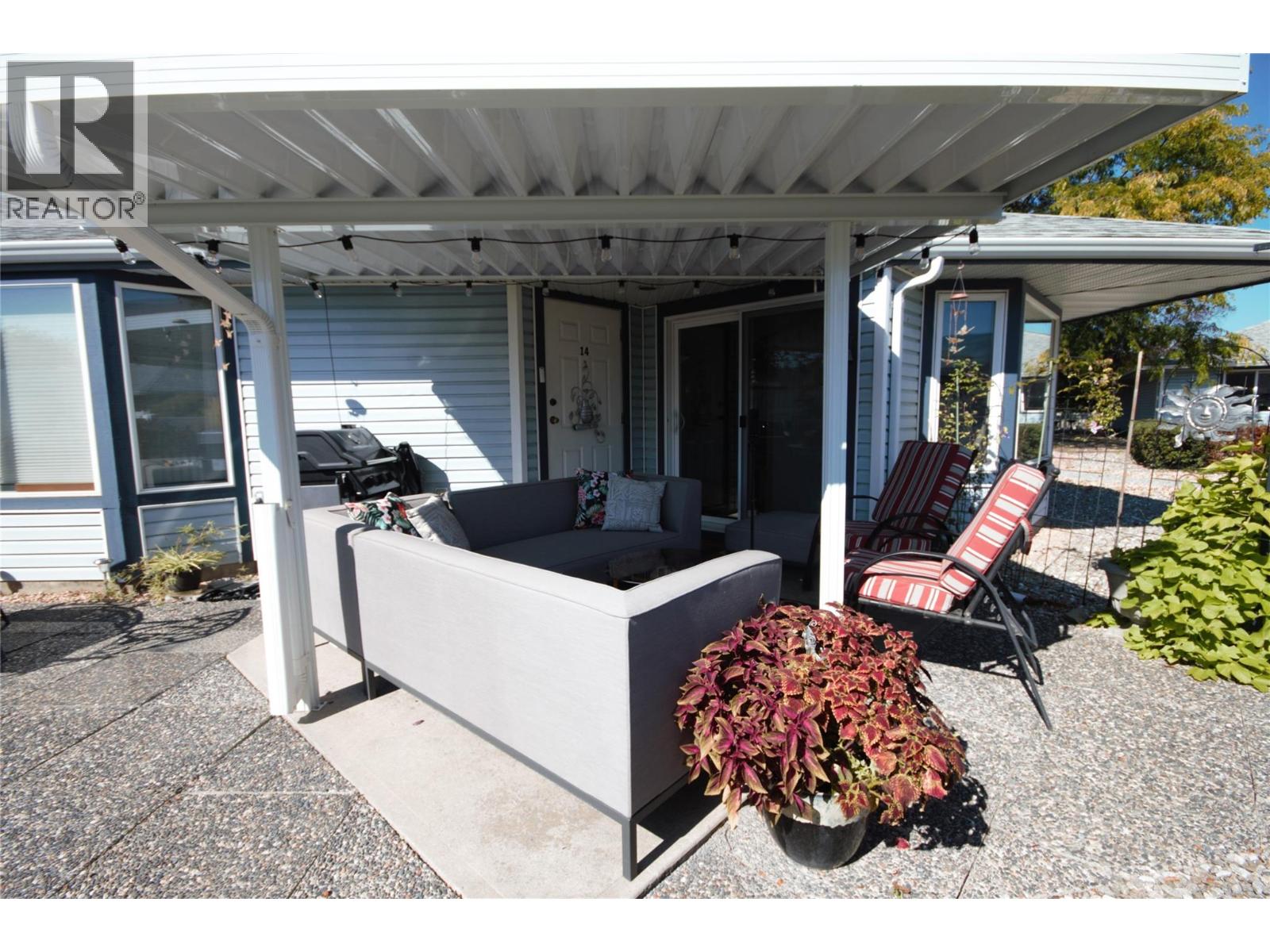 6446 MEADOWS Drive Unit# 14, Oliver