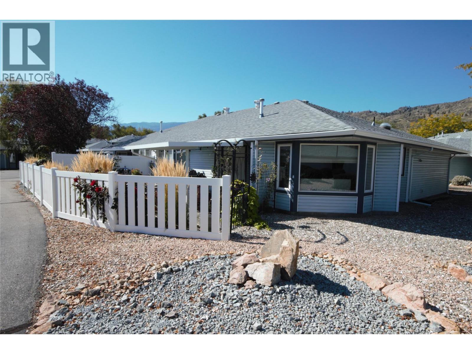 6446 MEADOWS Drive Unit# 14, Oliver