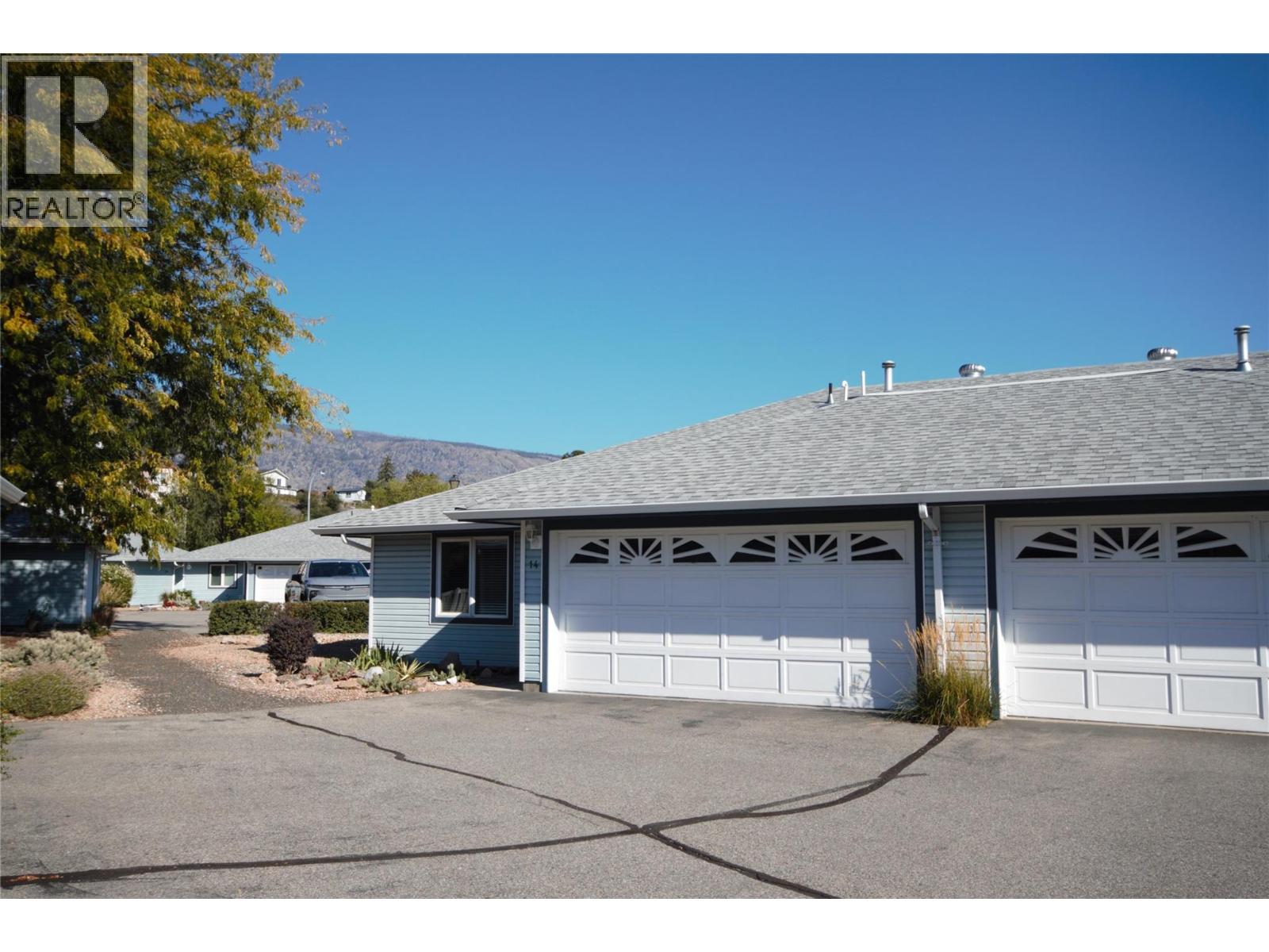 6446 MEADOWS Drive Unit# 14, Oliver