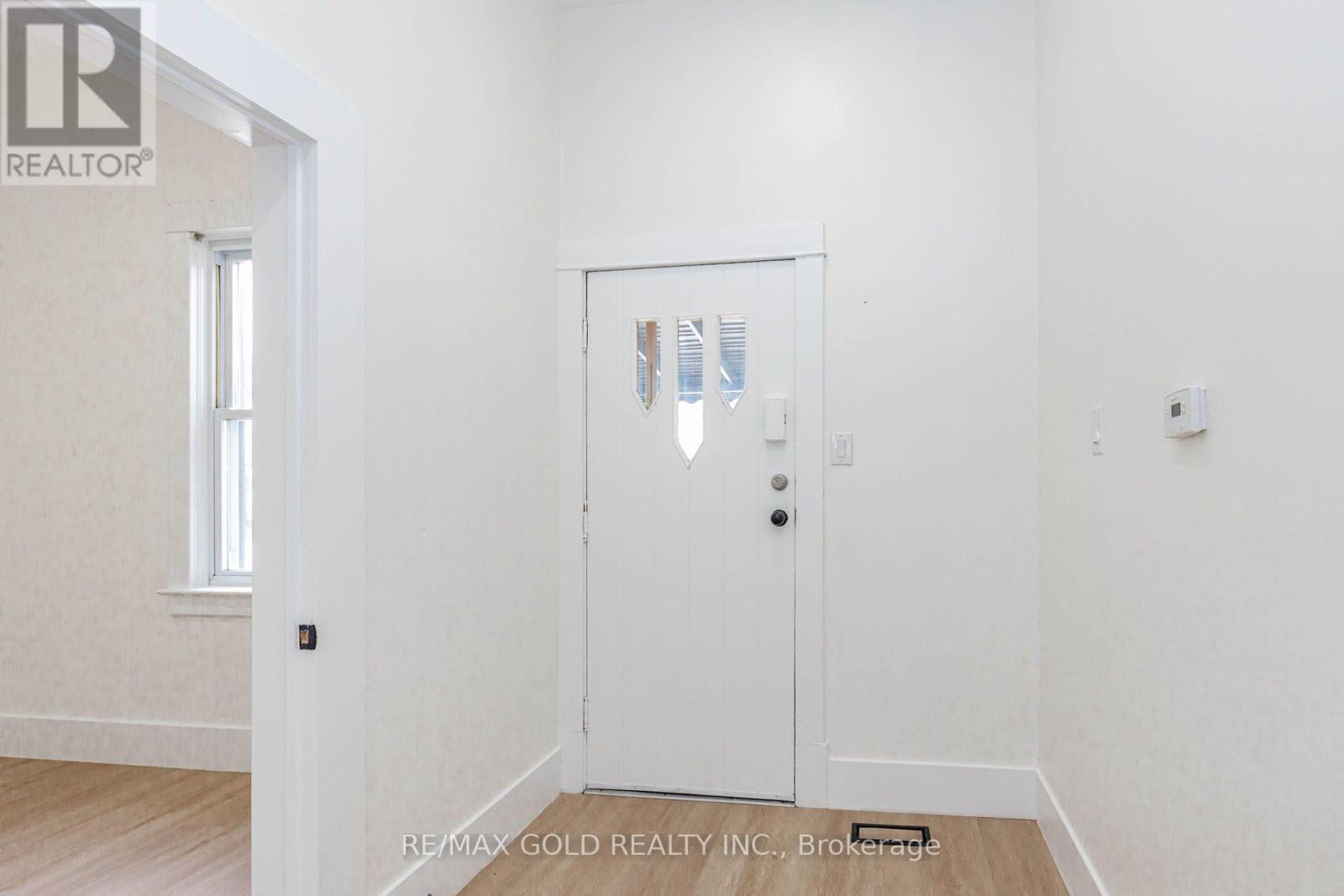 108 NORFOLK AVENUE — photo 3