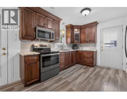 251 Hennessey Road, photo 3