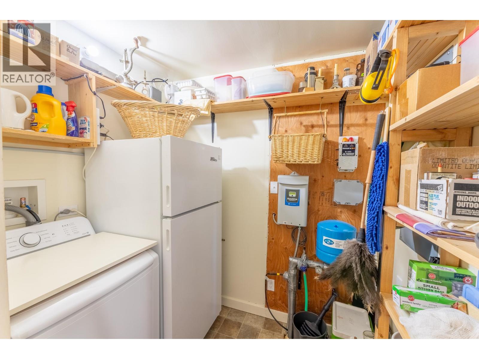 7568 HIGH COUNTRY ROAD - Image 32