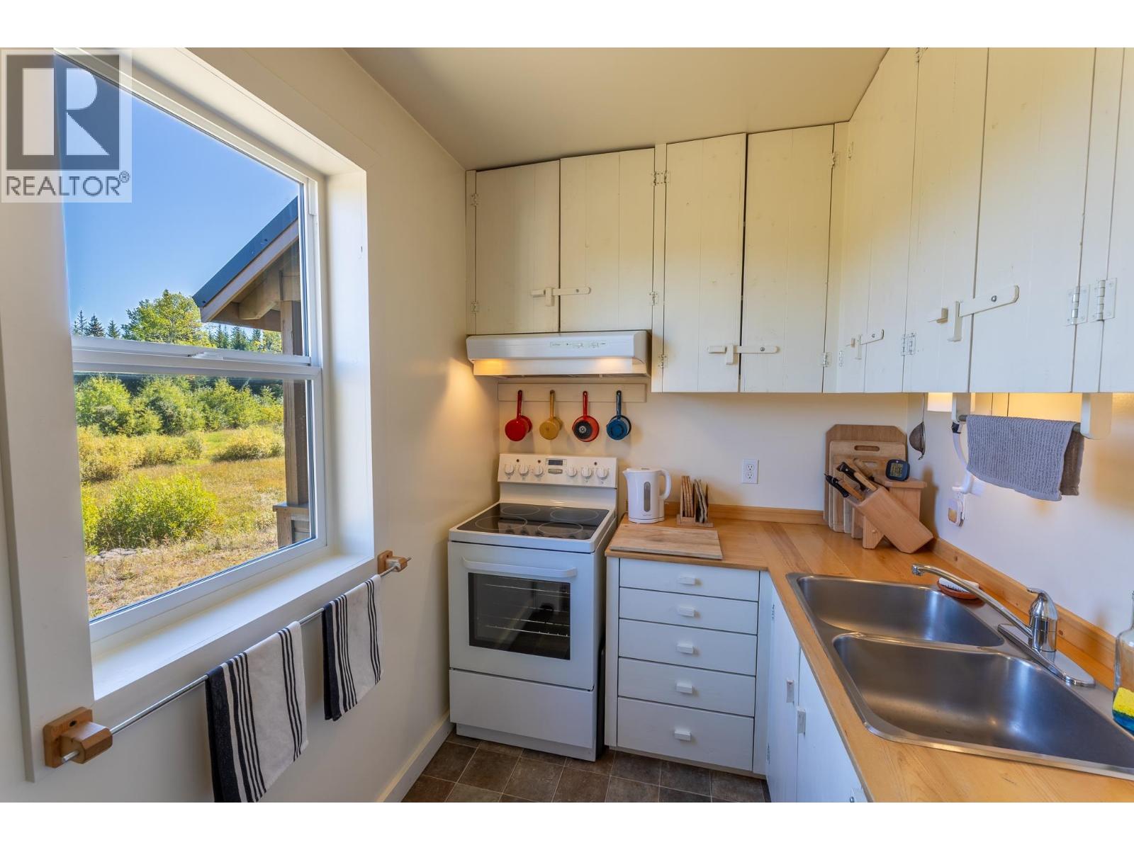 7568 HIGH COUNTRY ROAD - Image 35