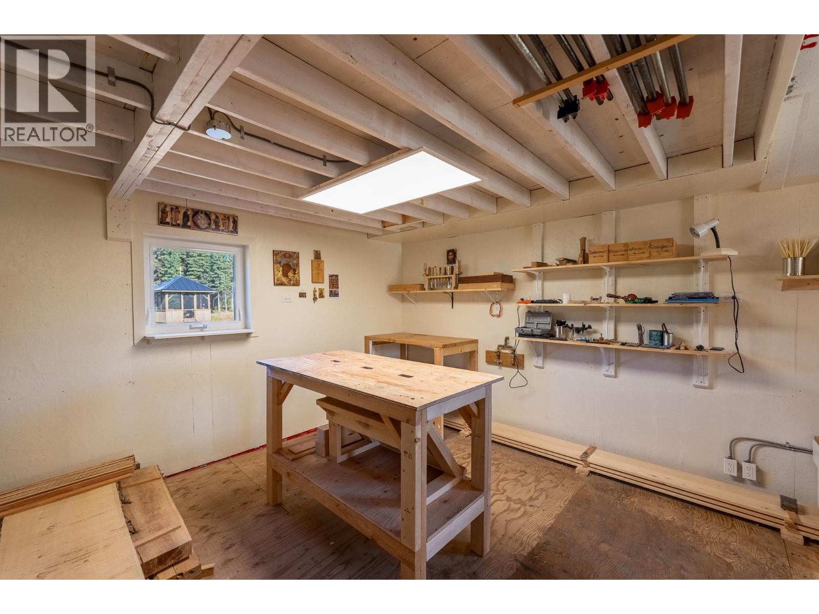 7568 HIGH COUNTRY ROAD - Image 17