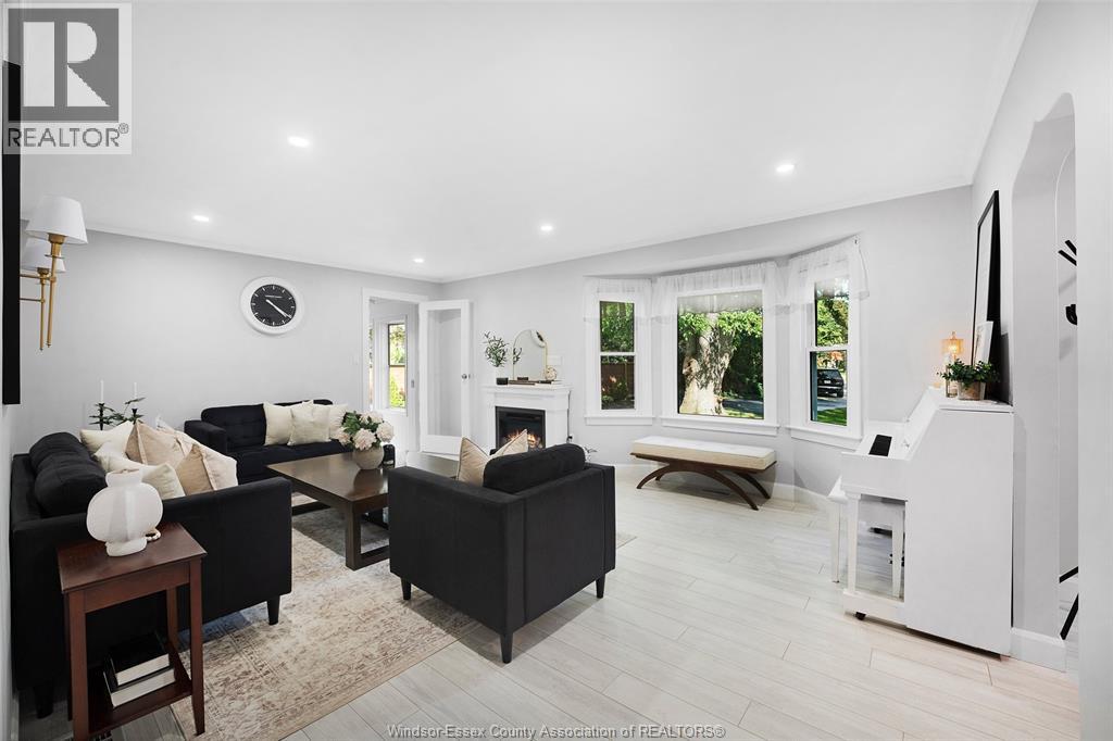 1331 CLOVELLY DRIVE - 22