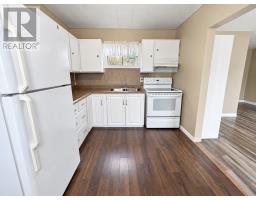 73 Beach Avenue thumbnail 8