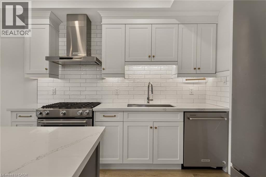 118 SPRINGVALLEY Crescent - 12