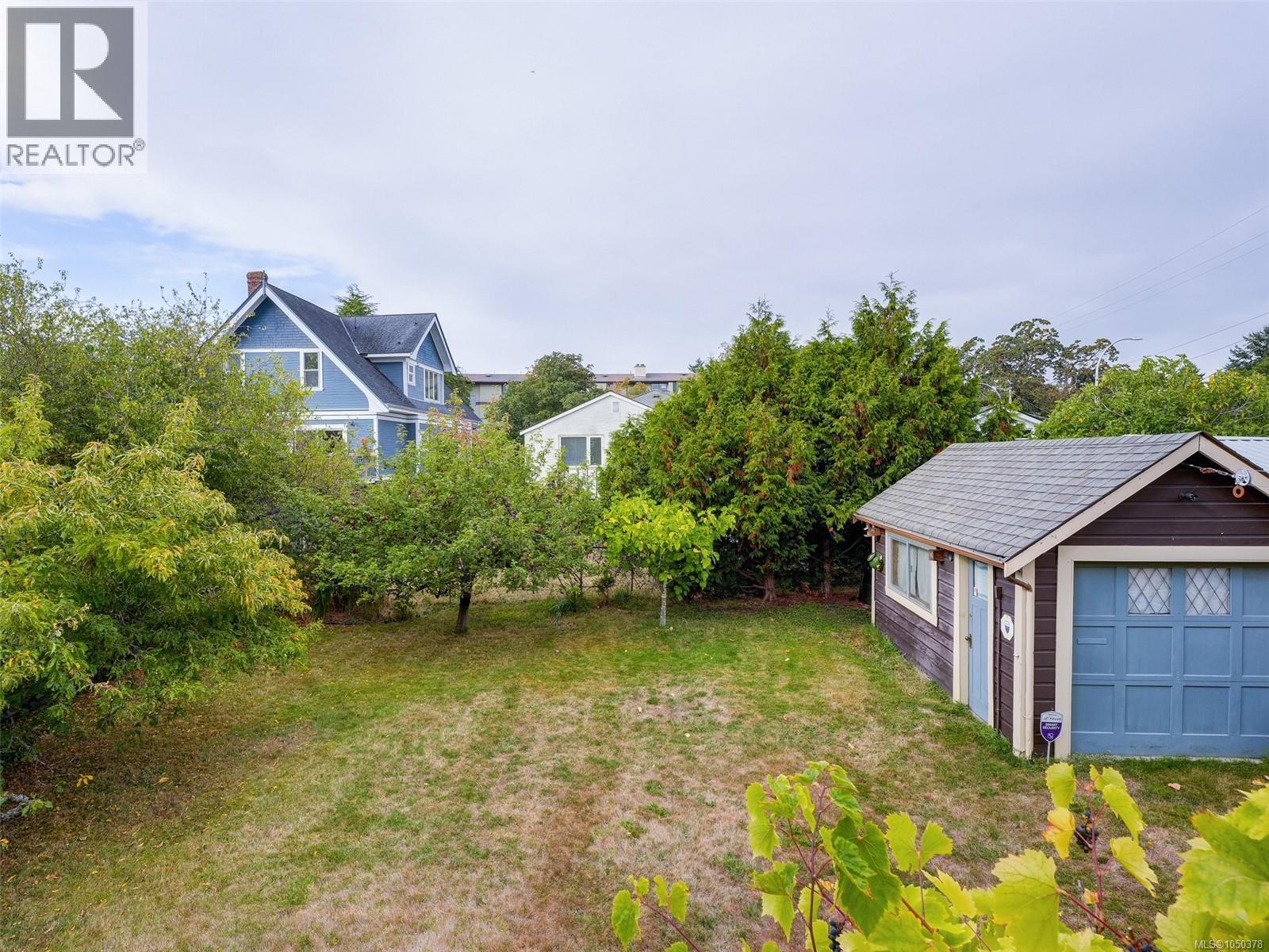 1956 Ashgrove St - 20