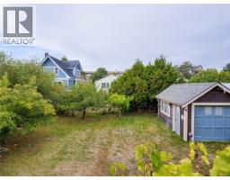 1956 Ashgrove St, Victoria, BC V8R4N7 Photo 20