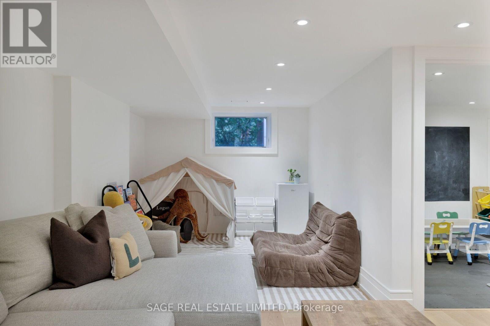 36 MACPHERSON AVENUE - Image 43