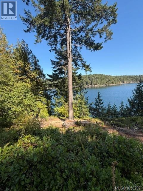621 Bell Bay Rd, Mayne Island - Image 1