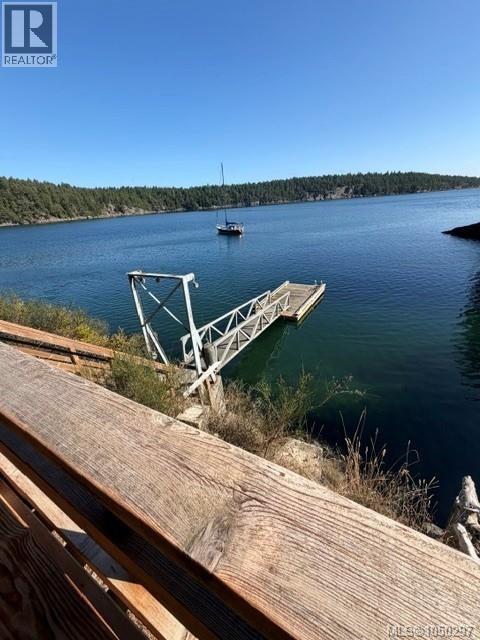 621 Bell Bay Rd, Mayne Island - Image 1
