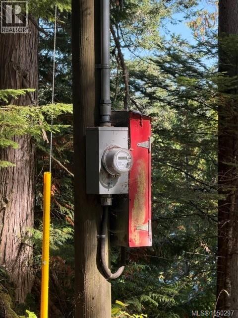 621 Bell Bay Rd, Mayne Island - Image 1
