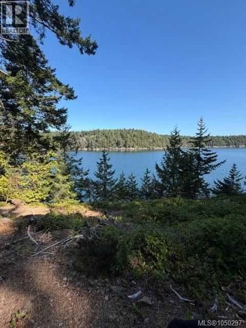 621 Bell Bay Rd, Mayne Island - Image 1