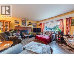  902 Maccleave Avenue, Penticton