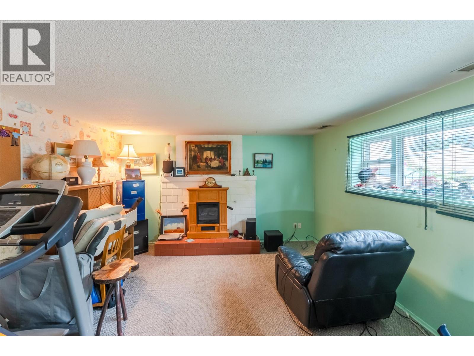  902 Maccleave Avenue, Penticton