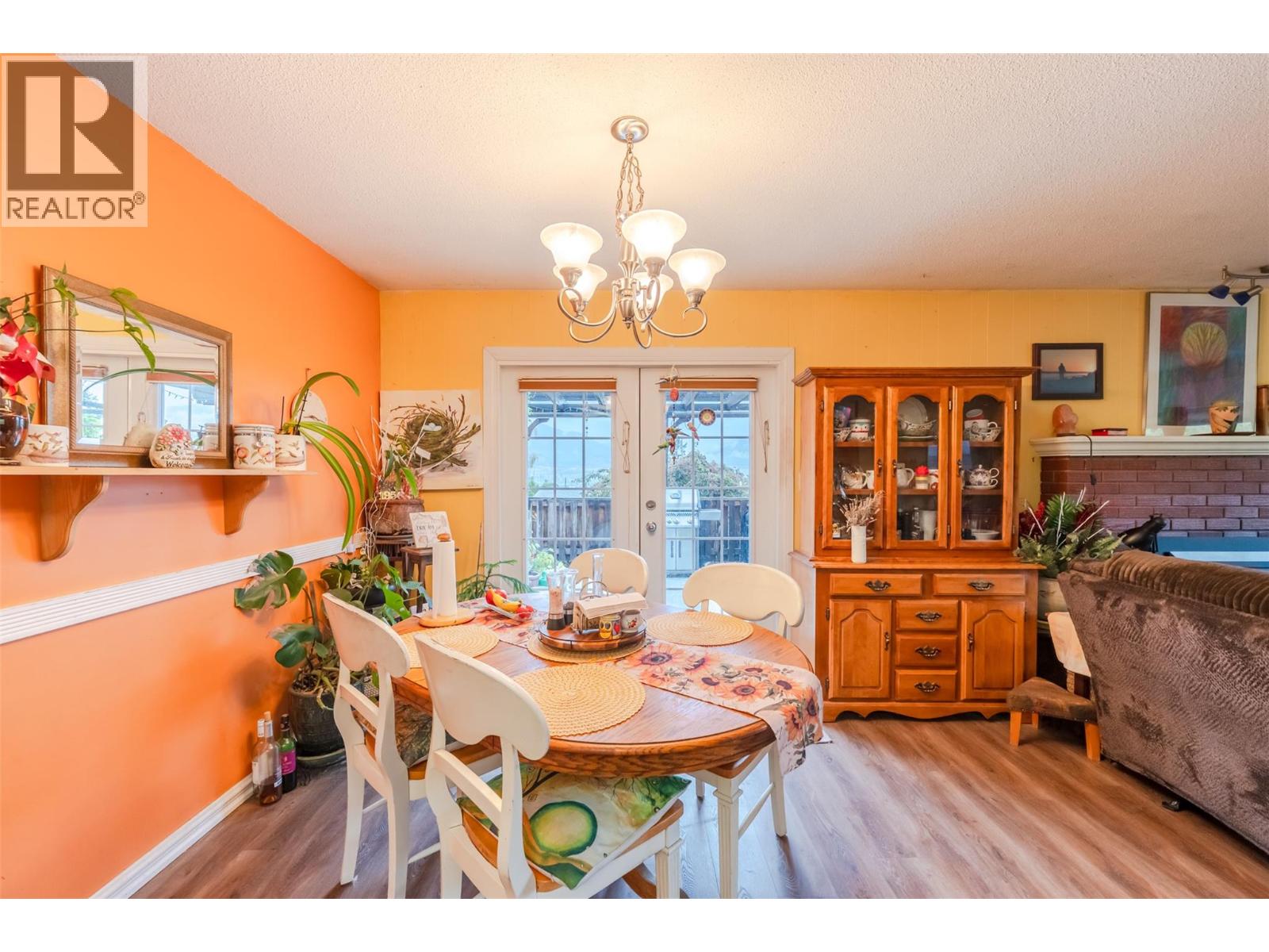  902 Maccleave Avenue, Penticton