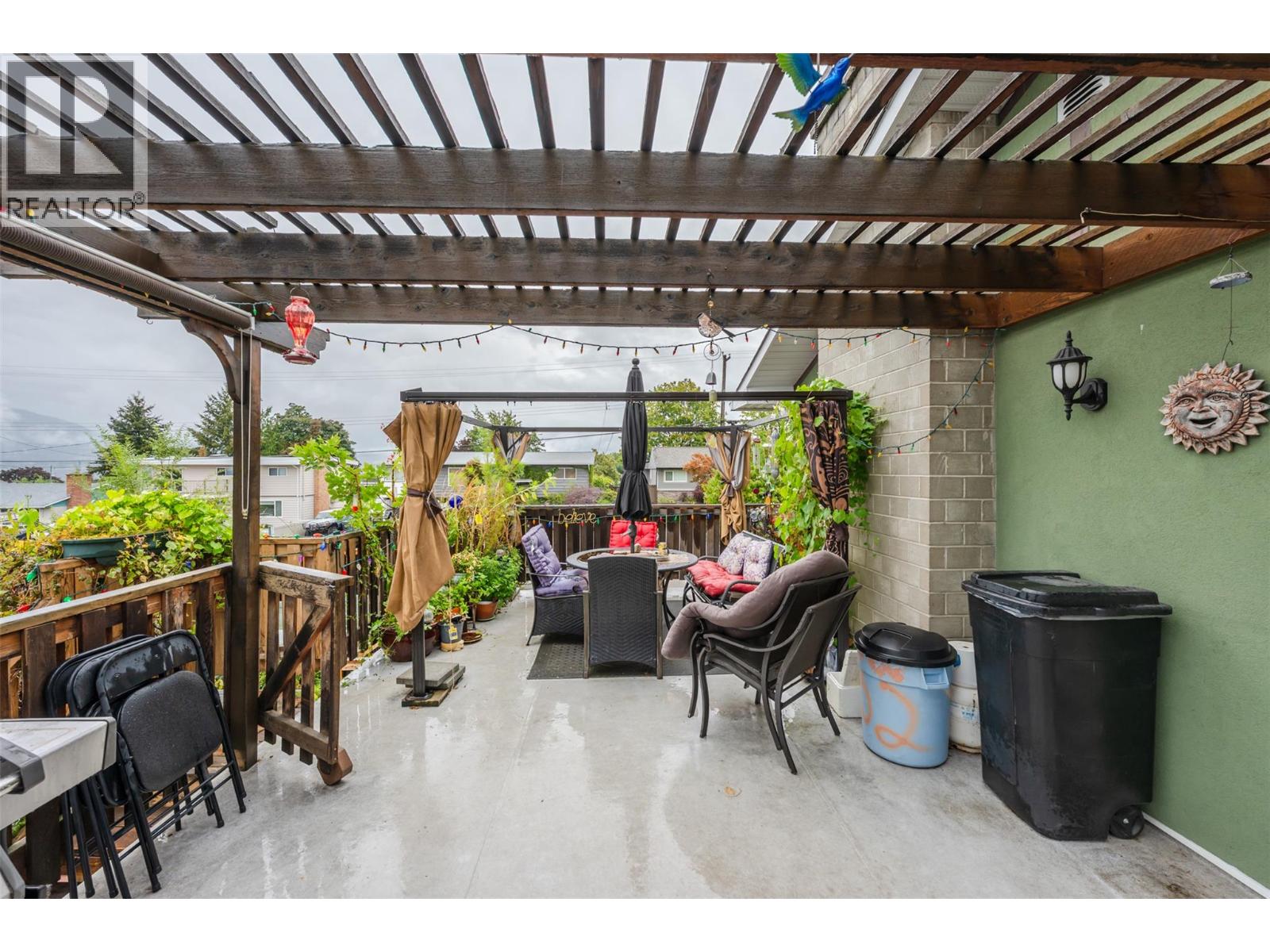  902 Maccleave Avenue, Penticton
