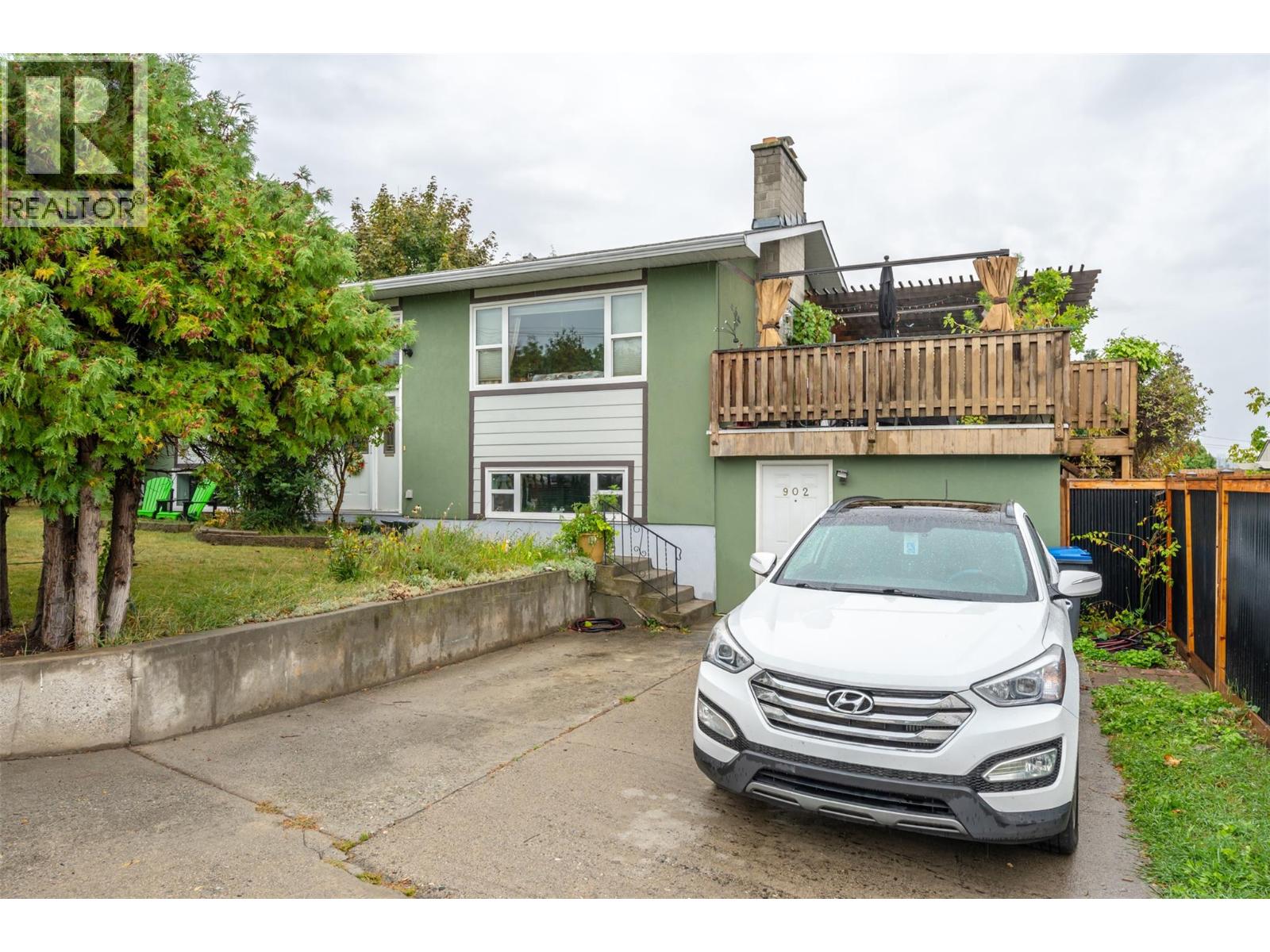  902 Maccleave Avenue, Penticton
